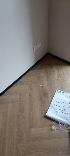 哈爾濱室內(nèi)地面裝飾的雙重選擇 竹地板與環(huán)氧地坪